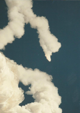 Illustration for article titled Long-Forgotten Photographs Reveal Challenger Disaster As It Happened